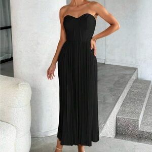 SHEIN Black Strapless Pleated Maxi Dress